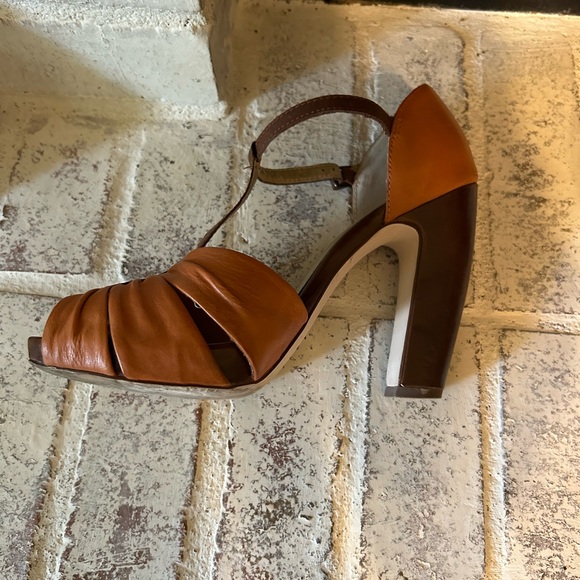 Heels - Picture 6 of 7